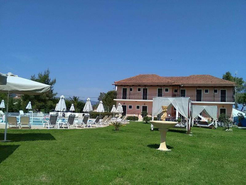 Eleni'S Garden & Castello Suites Alykanas  Zewnętrze zdjęcie