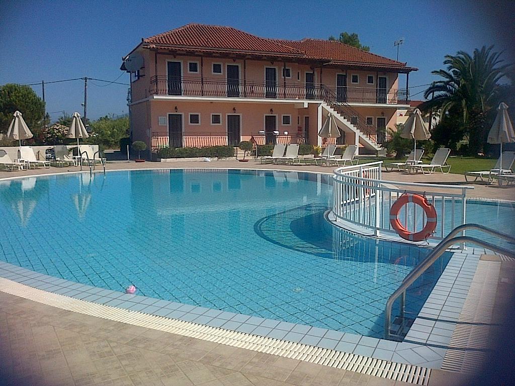 Eleni'S Garden & Castello Suites Alykanas  Zewnętrze zdjęcie