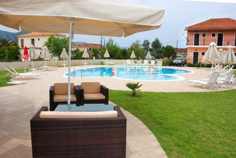 Eleni'S Garden & Castello Suites Alykanas  Zewnętrze zdjęcie