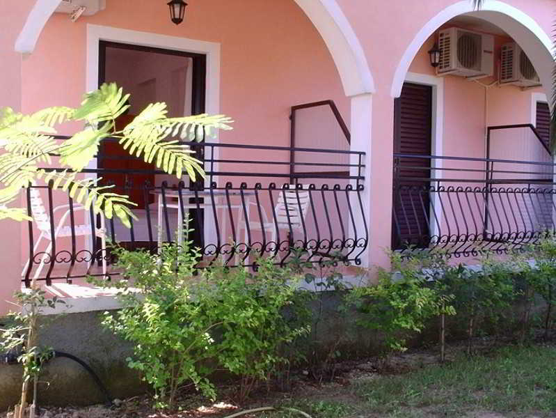 Eleni'S Garden & Castello Suites Alykanas  Zewnętrze zdjęcie