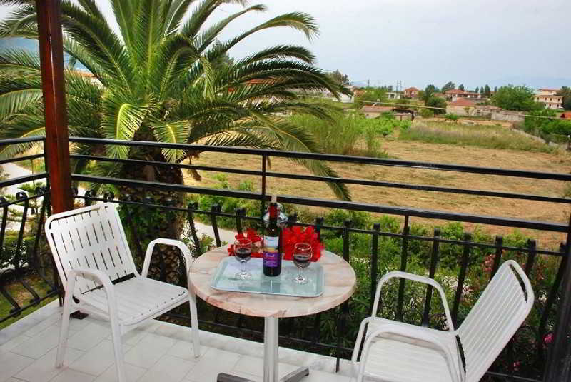 Eleni'S Garden & Castello Suites Alykanas  Zewnętrze zdjęcie