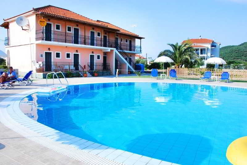 Eleni'S Garden & Castello Suites Alykanas  Zewnętrze zdjęcie