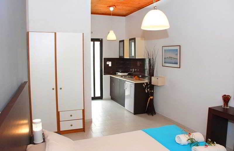 Eleni'S Garden & Castello Suites Alykanas  Zewnętrze zdjęcie